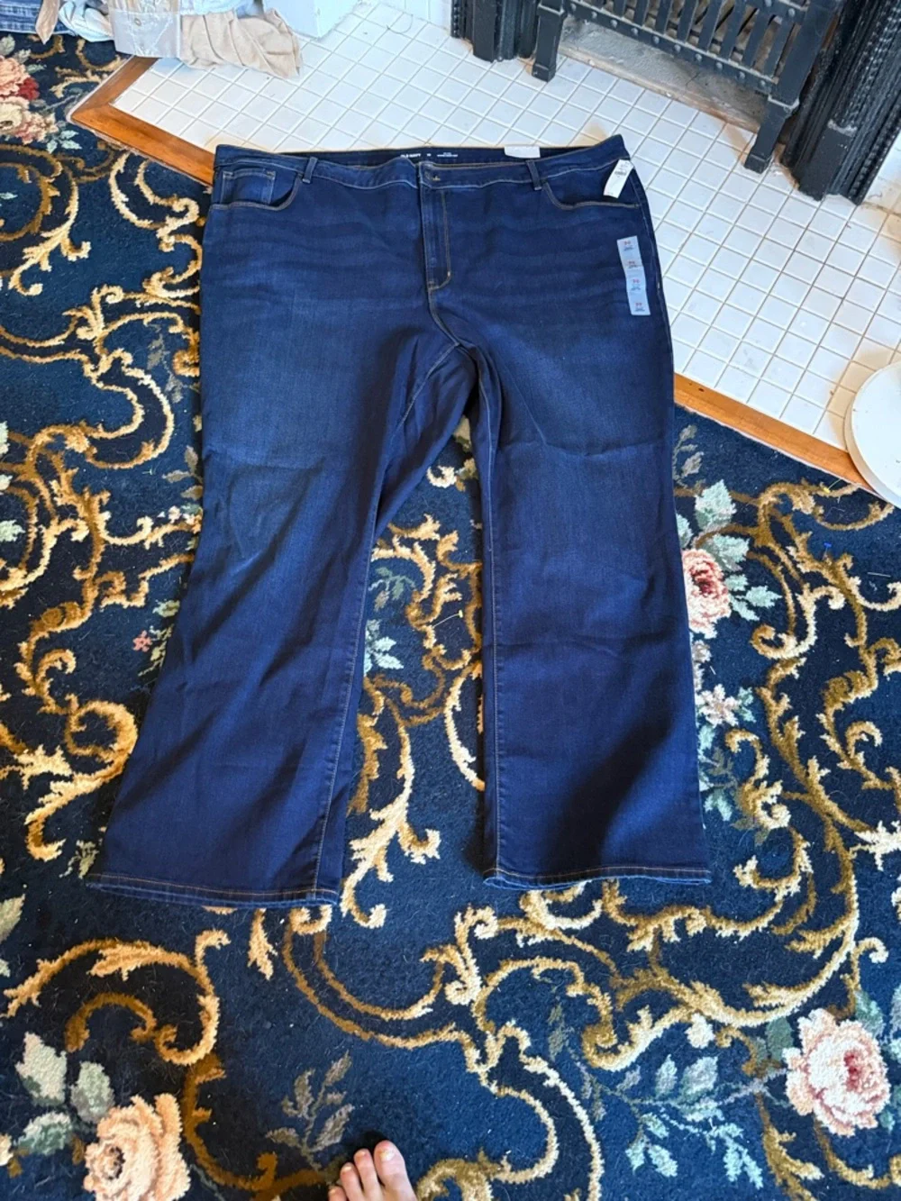 Old Navy Women's  Indigo mid rise Kicker Bootcut Jeans-plus size- NWT. Retail 50